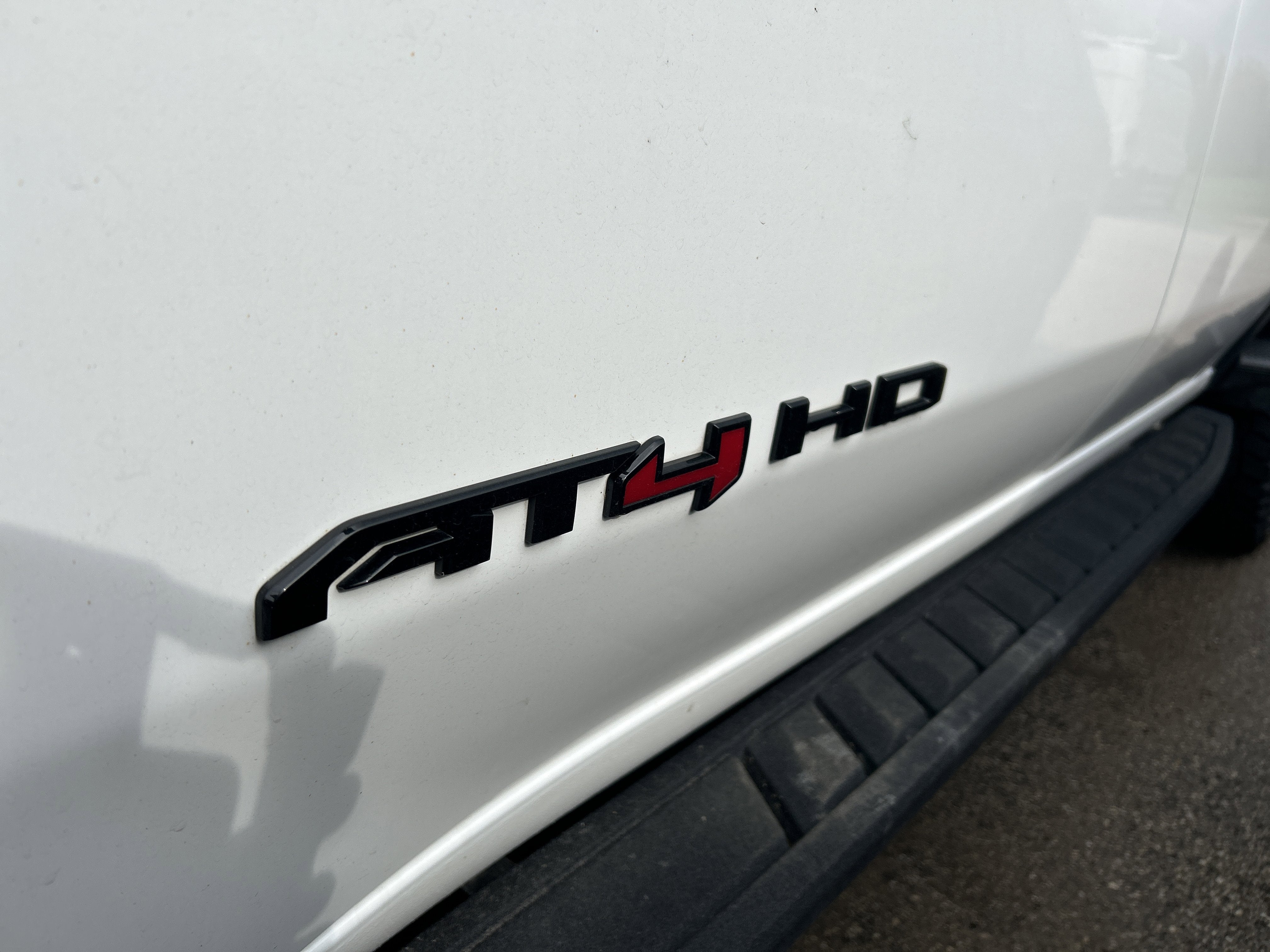 2024 GMC Sierra 2500HD 4WD Crew Cab Standard Bed AT4