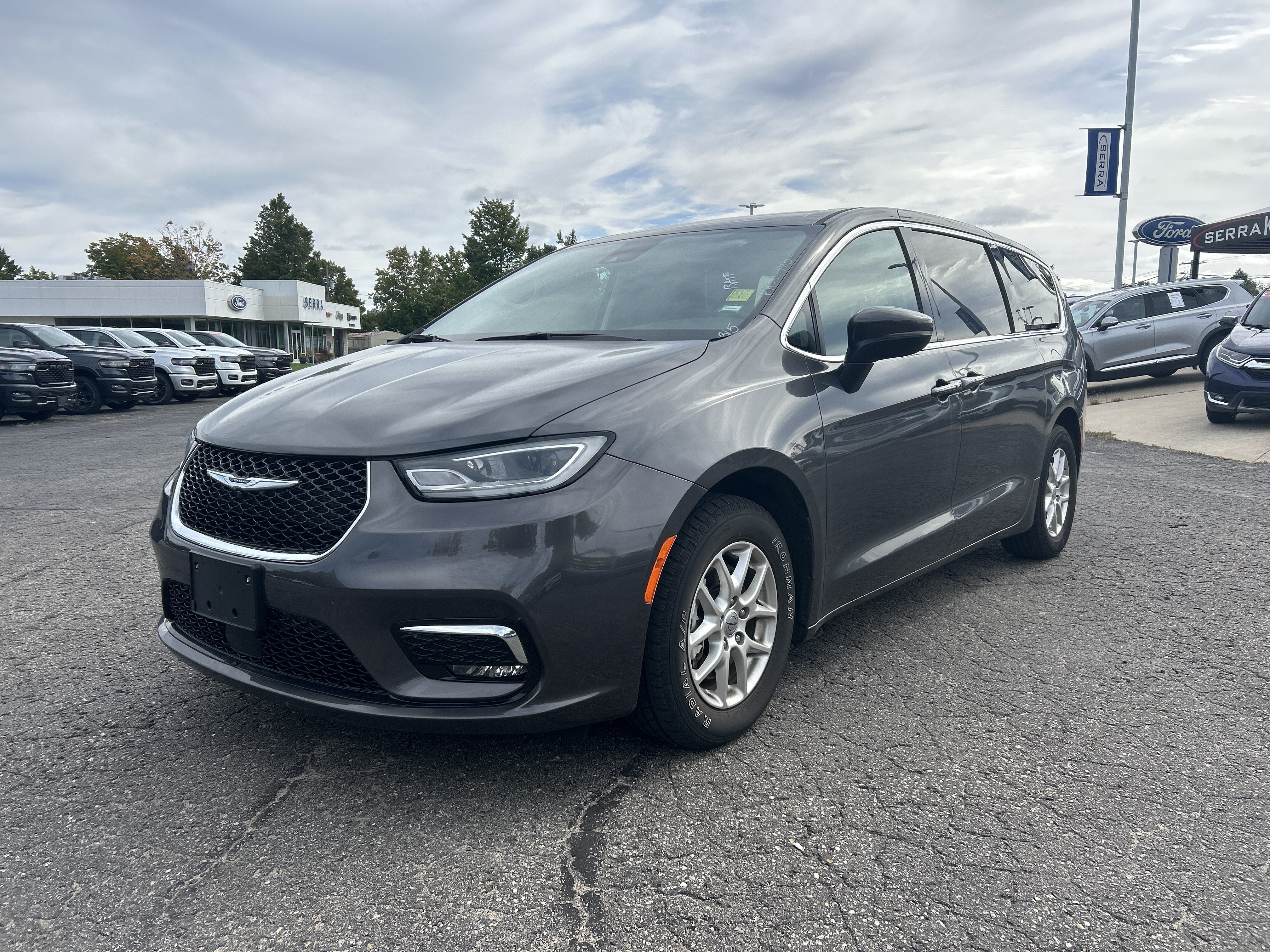 2023 Chrysler Pacifica Touring L