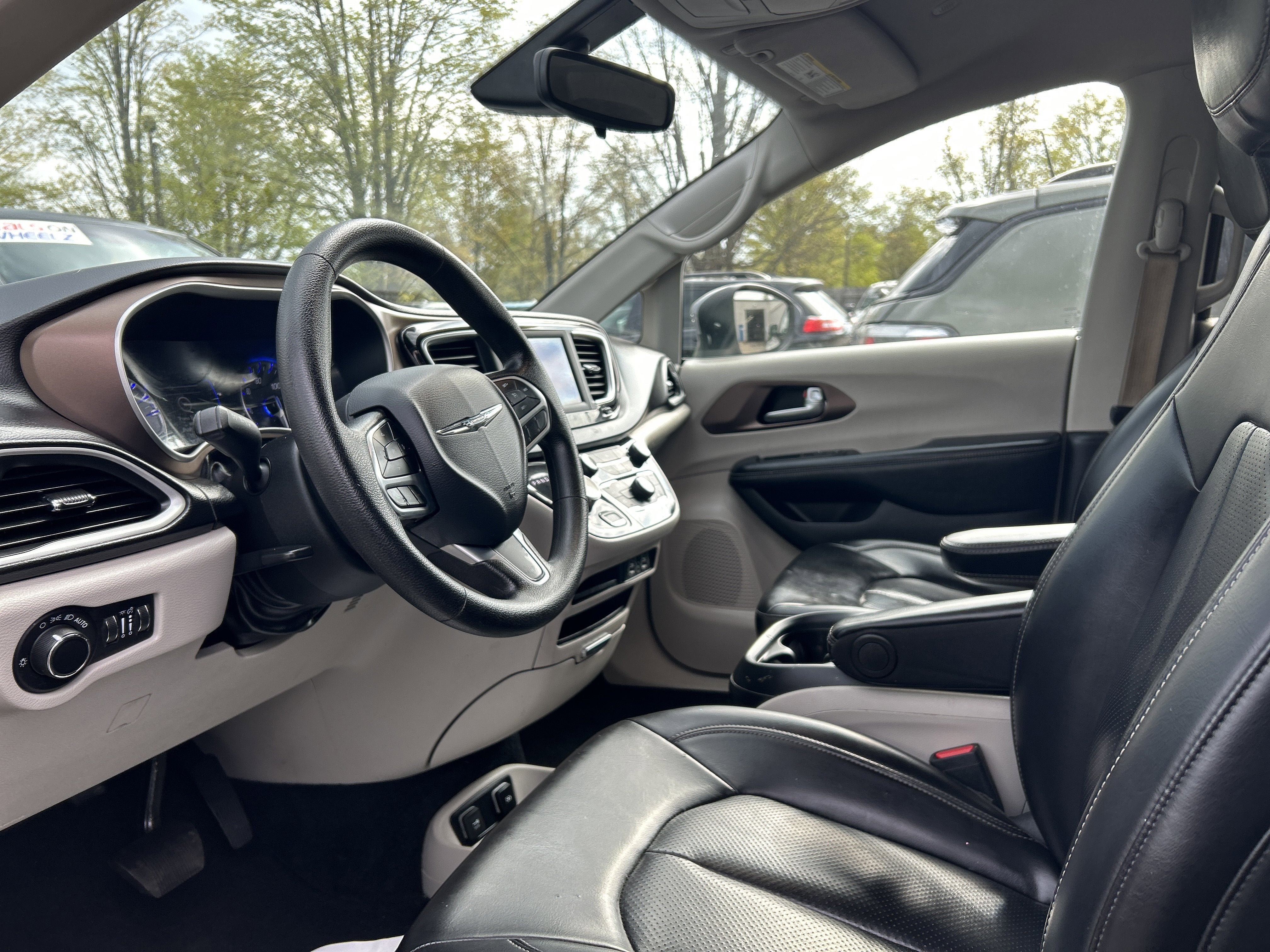 2021 Chrysler Voyager LXI