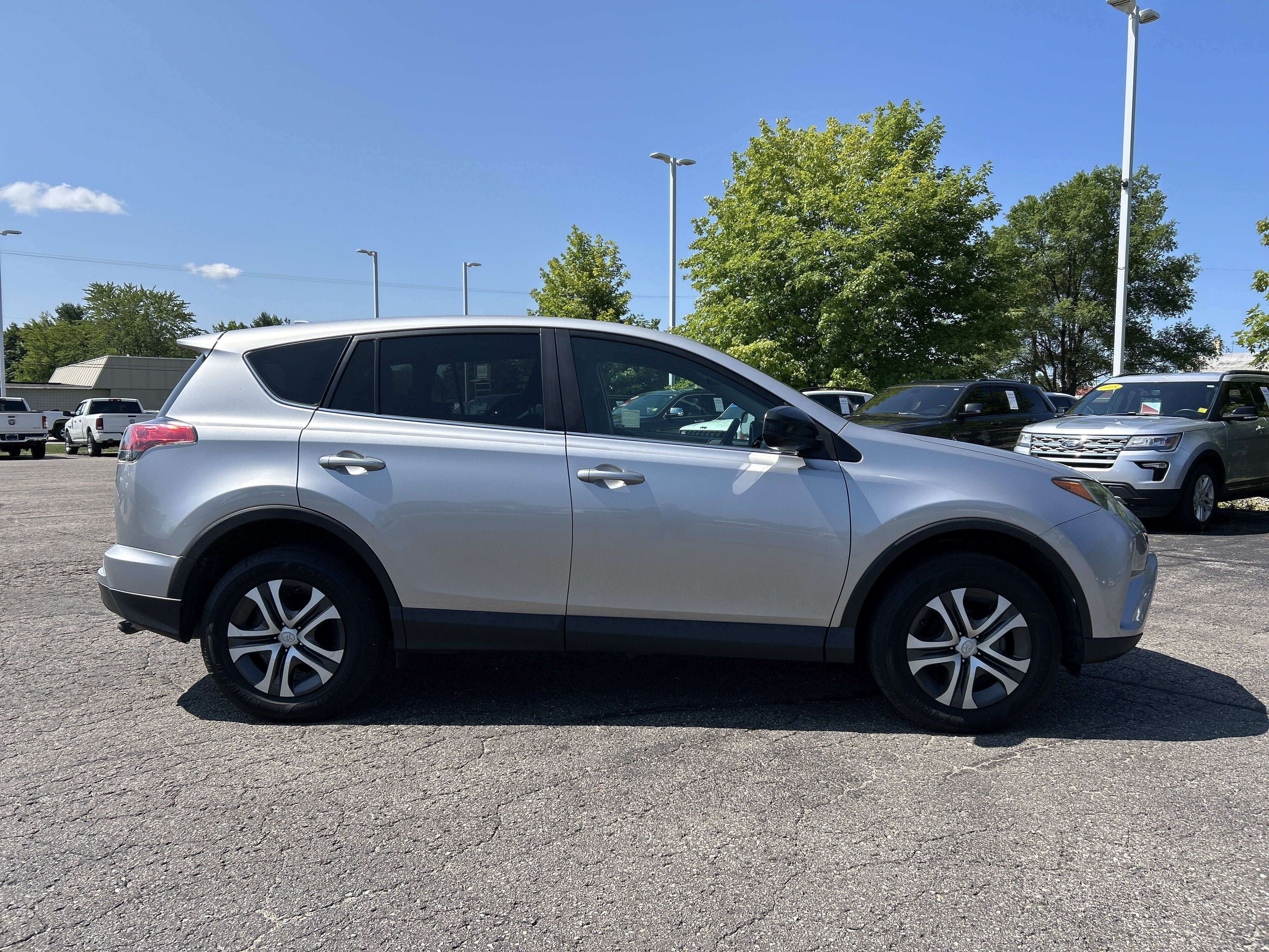 2017 Toyota RAV4 LE